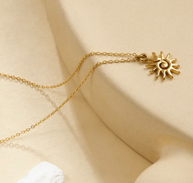 Collier soleil doré